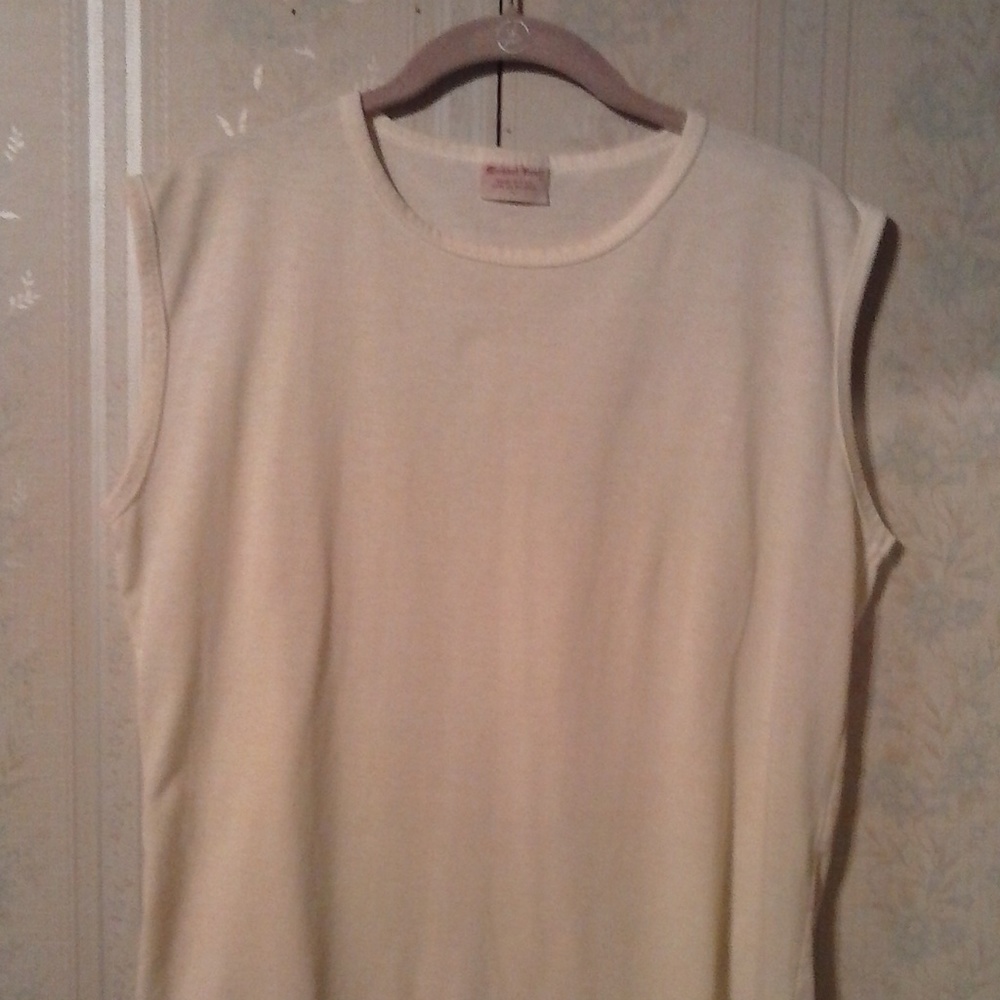 MICHAEL SCOTT WOMEN'S CREAM SLEEVELESS TOP